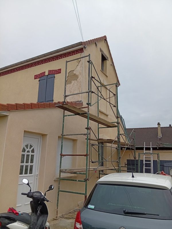 Rénovation mur ancien en brique - Madelaine Jonathan